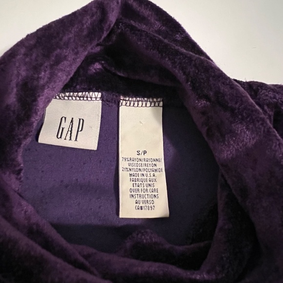 Vintage GAP Velour Velvet Jewel Tone Purple Top Long Sleeve - Picture 8 of 8